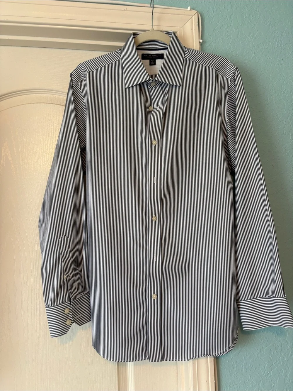 Banana Republic Men's Blue and White Pinstripe Dress Shirt